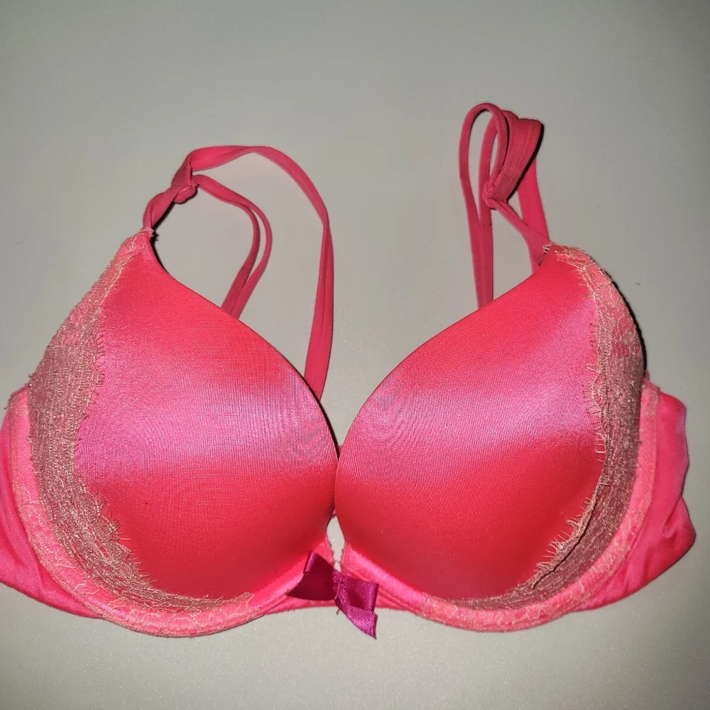Victoria's Secret Very Sexy Push Up 32C - Picture 1 of 3
